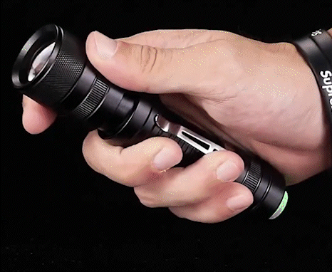 ✨ Kit Automotriz Premium 3 en 1 ✨Linterna LED Recargable + Cargador Inteligente 12V + Ambientador Oud